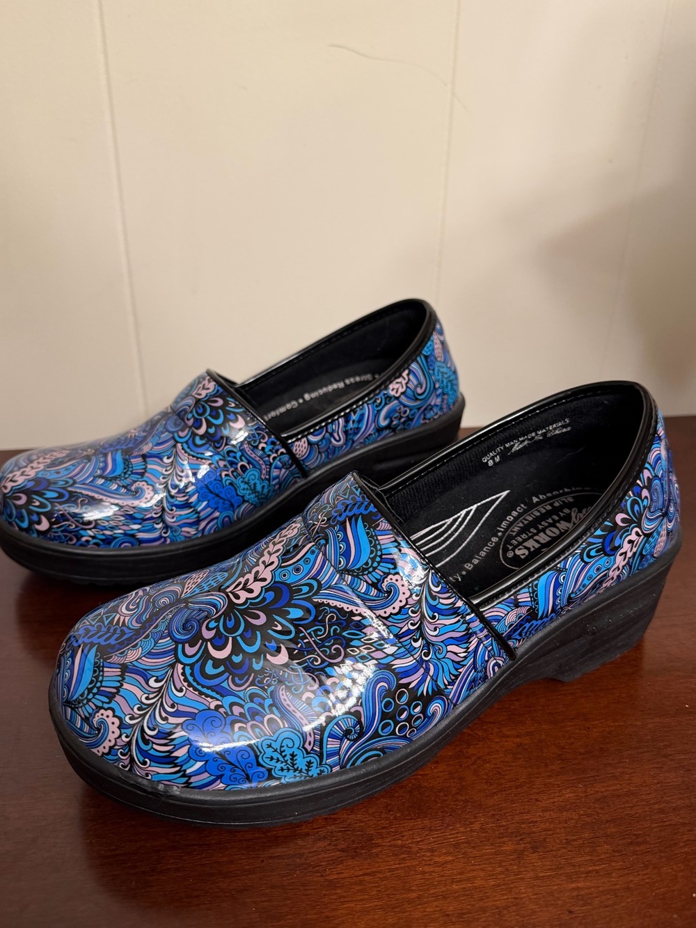 Easy Works By Easy Street Lyndee Slip-On slip resistant Paisley Women's Clog 8M - Picture 4 of 8